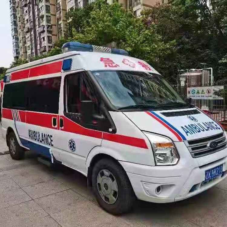 东区长途救护车护送病人返乡